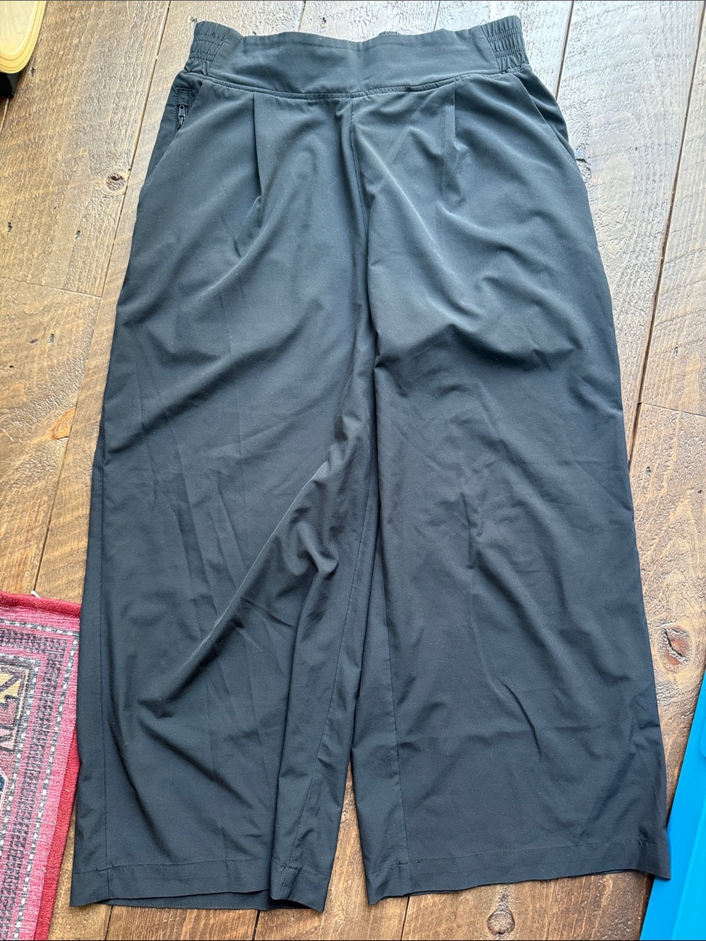 Women's Quince Black Wide-Leg 23in inseam tech pant